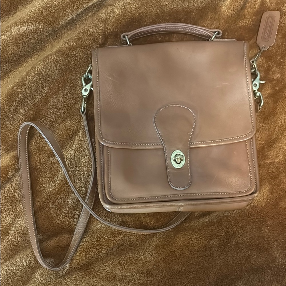 90's Coach Tan Leather Shoulder Bag - Station Bag